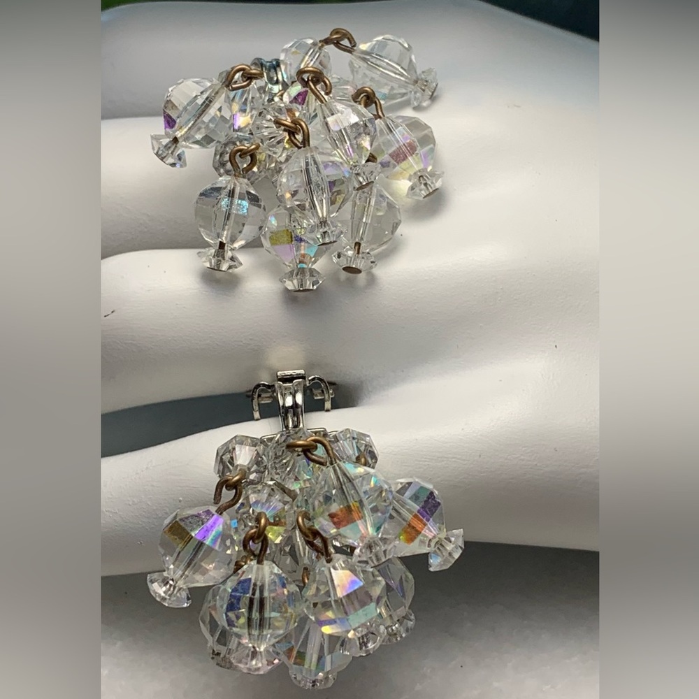 Vintage Laguna AB Crystal Cluster Clip-On Earrings – 1” Sparkling Cha Cha Beads